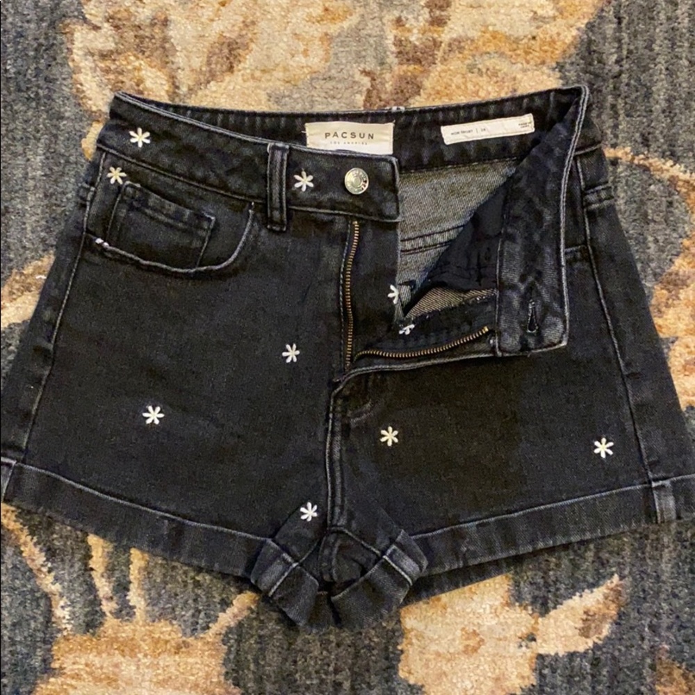 MOM SHORT